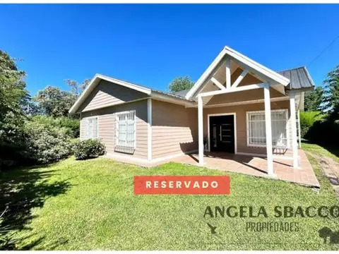 Casa quinta en Barrio parque Jularo. RESERVADA