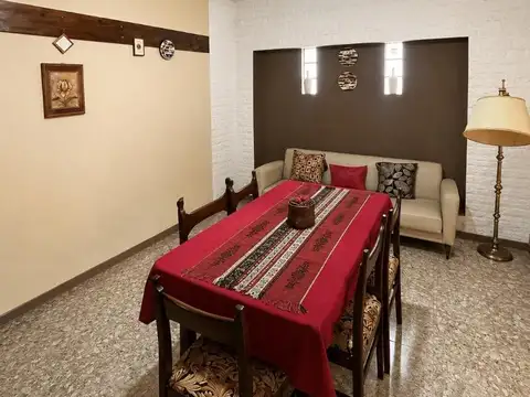 Casa 3 ambientes con 1 baño