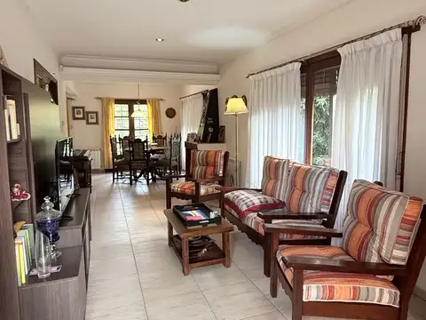 Casa 4 ambientes en Barrio La Florida