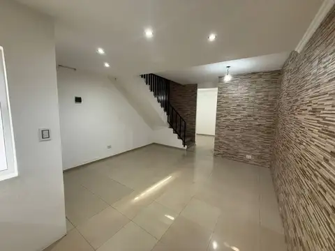 Casa en Alquiler de 3 dormitorios
