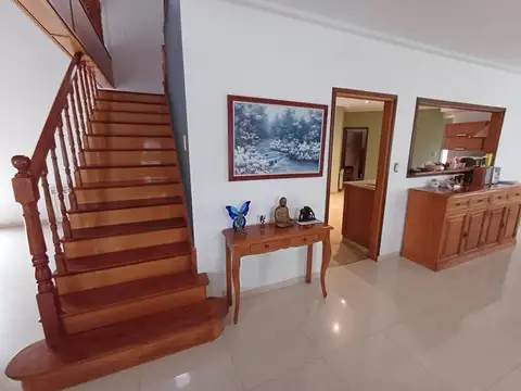 Casa 7 ambientes con 3 baños