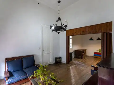 VENTA CASA 5 AMBIENTES AMPLIOS PATIO