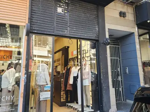 Local comercial en la zona de Flores 2.80 x 17 mt