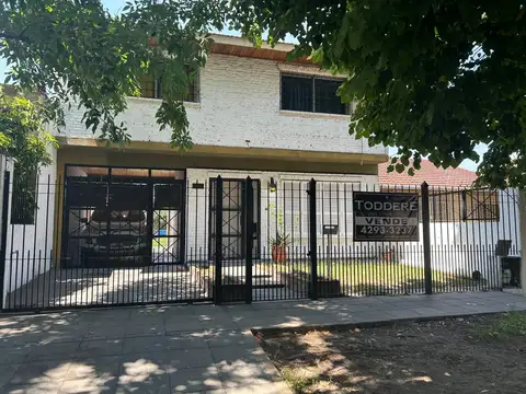 CASA A LA VENTA UBICADA ENLA CALLE PIEDRABUENA.