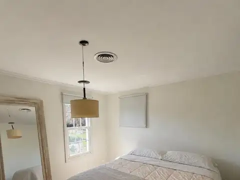 Casa en Alquiler con 2 cocheras