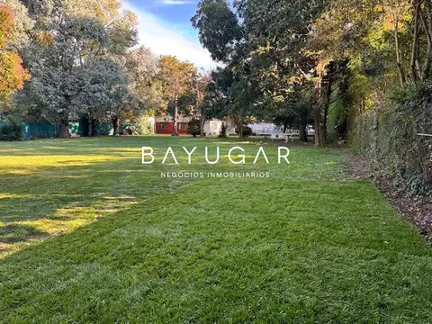 Venta - Casa Quinta con Pileta y Terreno de 2273 mts -  Apto Crédito