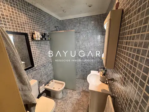 Venta - Casa Quinta con Pileta y Terreno de 2273 mts -  Apto Crédito