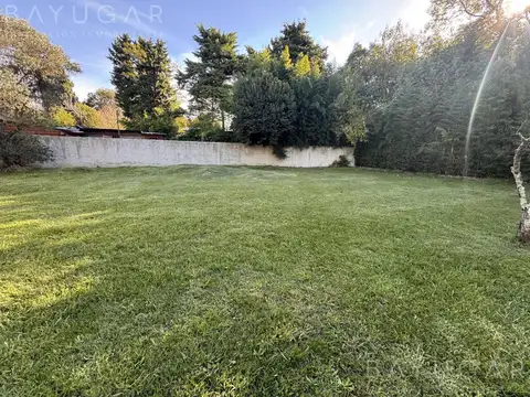 Venta - Casa Quinta con Pileta y Terreno de 2273 mts -  Apto Crédito
