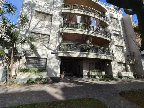 DEPARTAMENTO 3 AMBIENTESPLANTA BAJA – APTO PROFESIONAL – ACCESO INDEPENDIENTE Y DOBLE CIRCULACIÓN