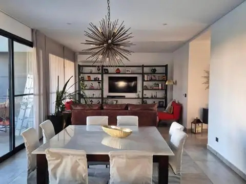 Casa 6 ambientes con 4 baños