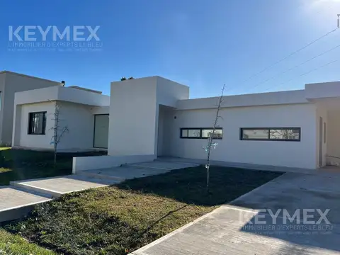 Casa en Venta con 6 cocheras