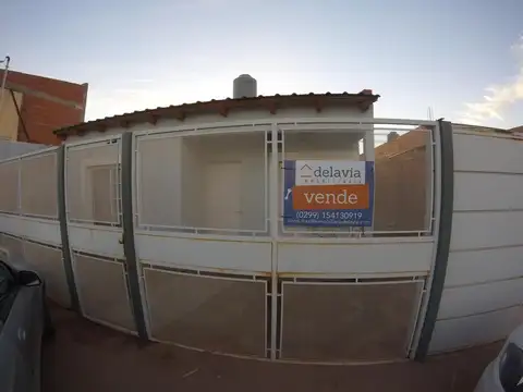 Vendo casa de 2 dormitorios en Barrio Rene Favaloro