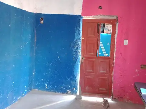 Casa 2 ambientes con 1 baño