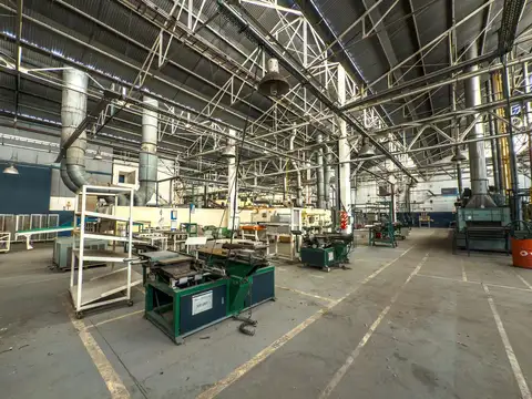 Galpon en Venta 98  mts Fondo