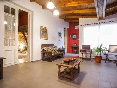 Depto Tipo Casa 4 ambientes con 2 baños