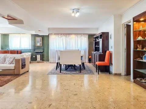 Departamento en Venta con 2 cocheras