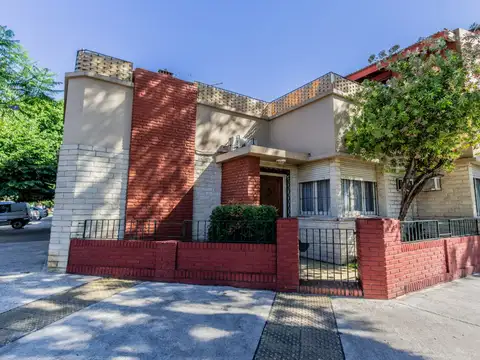 Casa en Venta en Villa Pueyrredon, USD 255.000