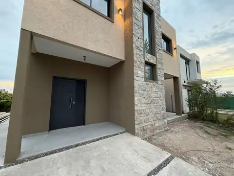 Casa 4 ambientes con 1 baño