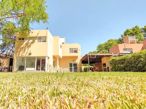 Casa en Venta en Roldan, USD 215.000