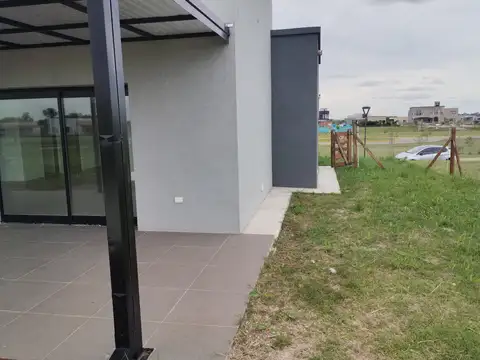 Casa en Venta en Santa Clara Al Sur, USD 165.000