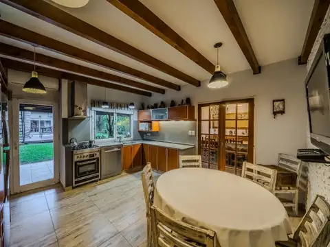 Casa en Venta con 1 cochera