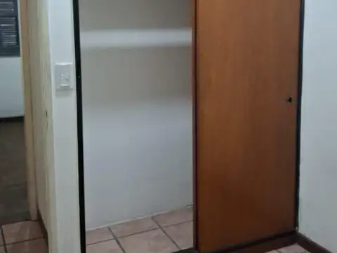Casa sobre Av. San Martin a pocos mts de estacion Torcuato