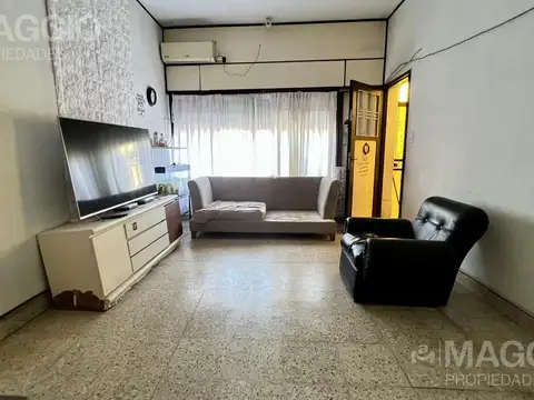 Casa 4 ambientes con 1 baño