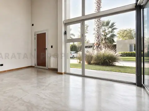 Casa en Venta en Funes Hills Miraflores