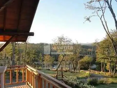 Excelente Hosteria en TOLHUIN con VISTA INCREIBLE !!