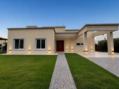 Casa En Venta A Estrenar CANNING - Barrio SANTA INES