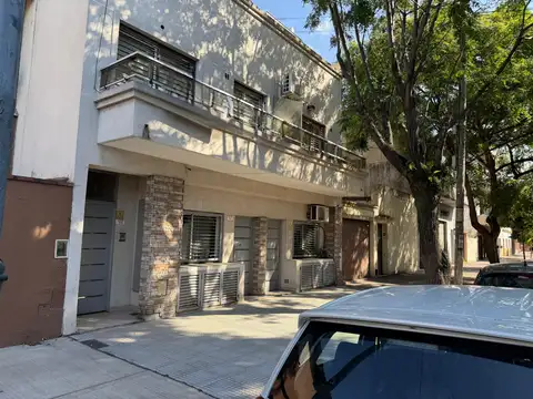 2 AMBIENTES CON PATIO - PLANTA BAJA IMPECABLE Departamento tipo casa en venta en Liniers