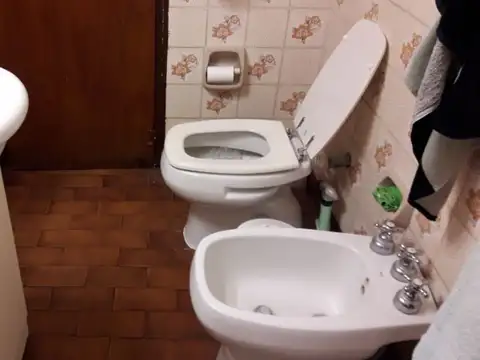 EN VENTA EN MARTIN CORONADO HERMOSO CHALET SOBRE LOTE DE 300 M2 - FICHA 7872