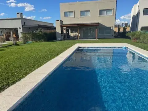 Casa en alquiler en Pilar Del Este, Santa Elisa, Pilar - 5 Ambientes