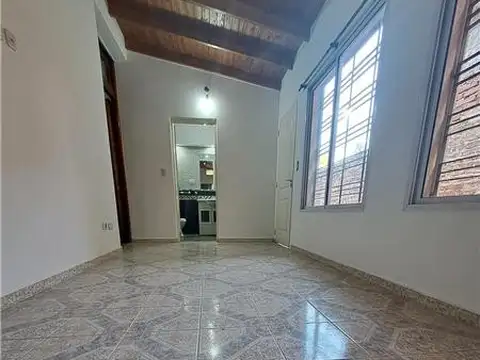 Depto Tipo Casa en Alquiler en Lomas De Zamora, $ 560.000