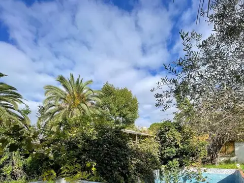 Casa en venta - 2 Dormitorios 2 Baños - 836Mts2 - City Bell