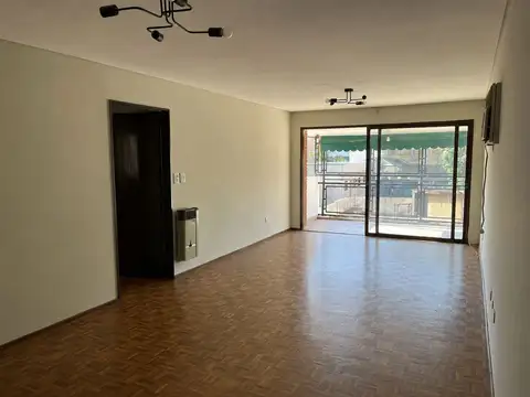 Departamento 4 ambientes con 2 baños