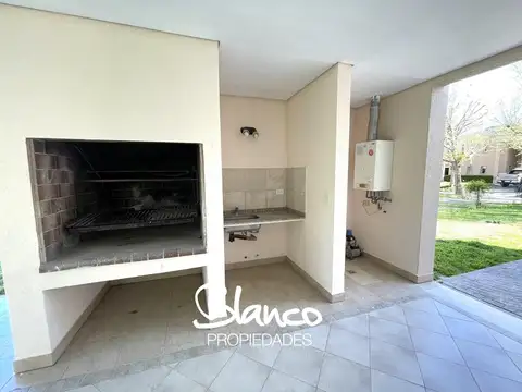 Casa en Alquiler de 4 dormitorios