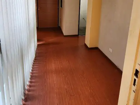 Tacuarí 100, Piso 4°