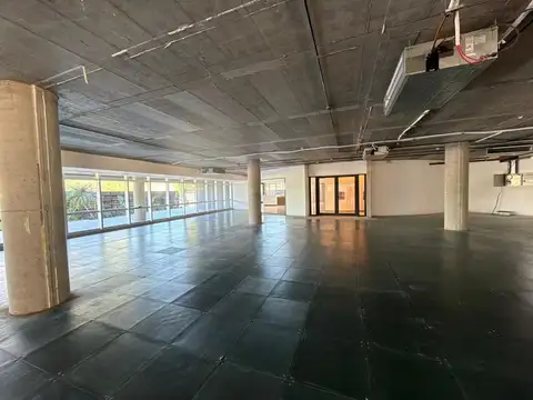 Oficina Monoambiente con 4 baños