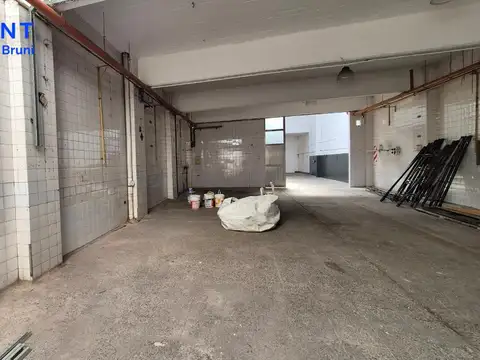 Galpon en Alquiler 8  mts Frente