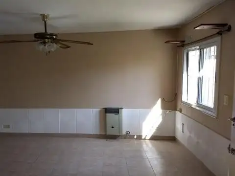 Depto Tipo Casa 12 ambientes con 4 baños