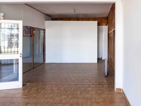 Local en Venta en Granadero Baigorria, USD 80.000