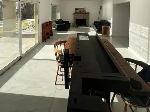 Casa en Venta con 2 cocheras