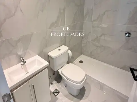 Casa 7 ambientes con 5 baños