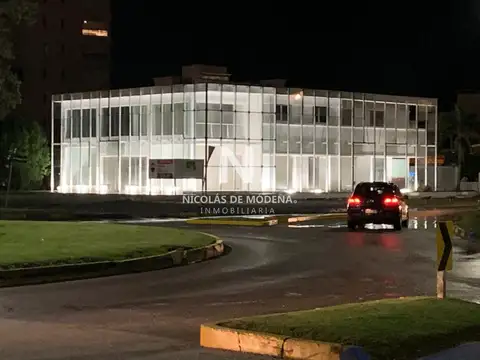 Excelentes locales comerciales en inmejorable ubicación, Punta del Este