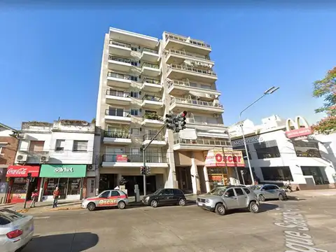 Departamento 3 ambientes con cochera en Olivos