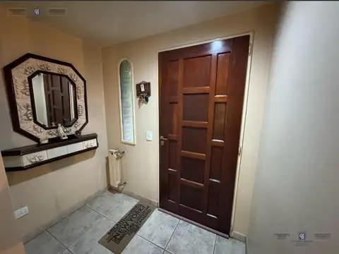Casa en Venta en Garin, USD 330.000