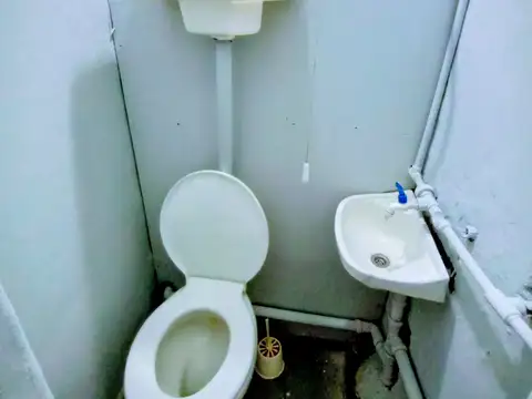 Local en Alquiler en Villa Dominico, $ 550.000