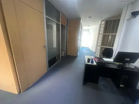 Oficina 7 ambientes con 3 baños