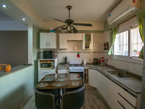 VENTA PH 3 AMB. CON QUINCHO Y TERRAZA